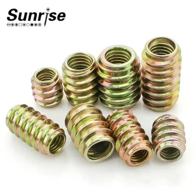 Các loại hạt chủ đề bên trong và bên ngoài